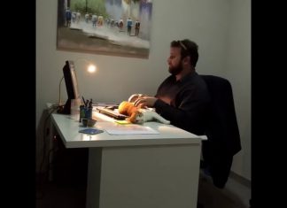 體感~這個鍵盤並沒有人體工學設計,但是看了~我很想要進一組!