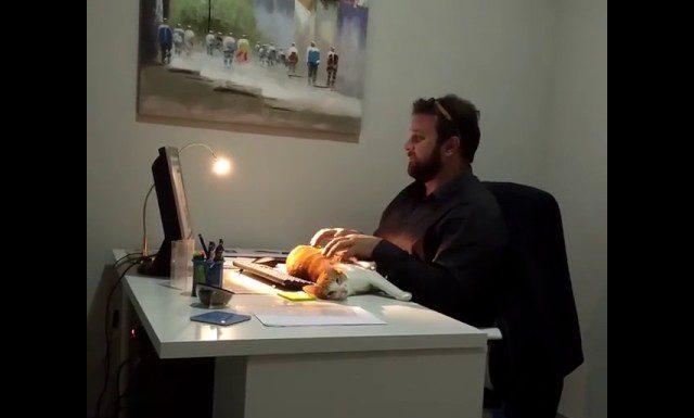 體感~這個鍵盤並沒有人體工學設計,但是看了~我很想要進一組!